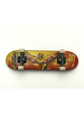 Moltres Pokemon Tech Deck Skateboard 96mm Fingerboard Rare 90s WOTC